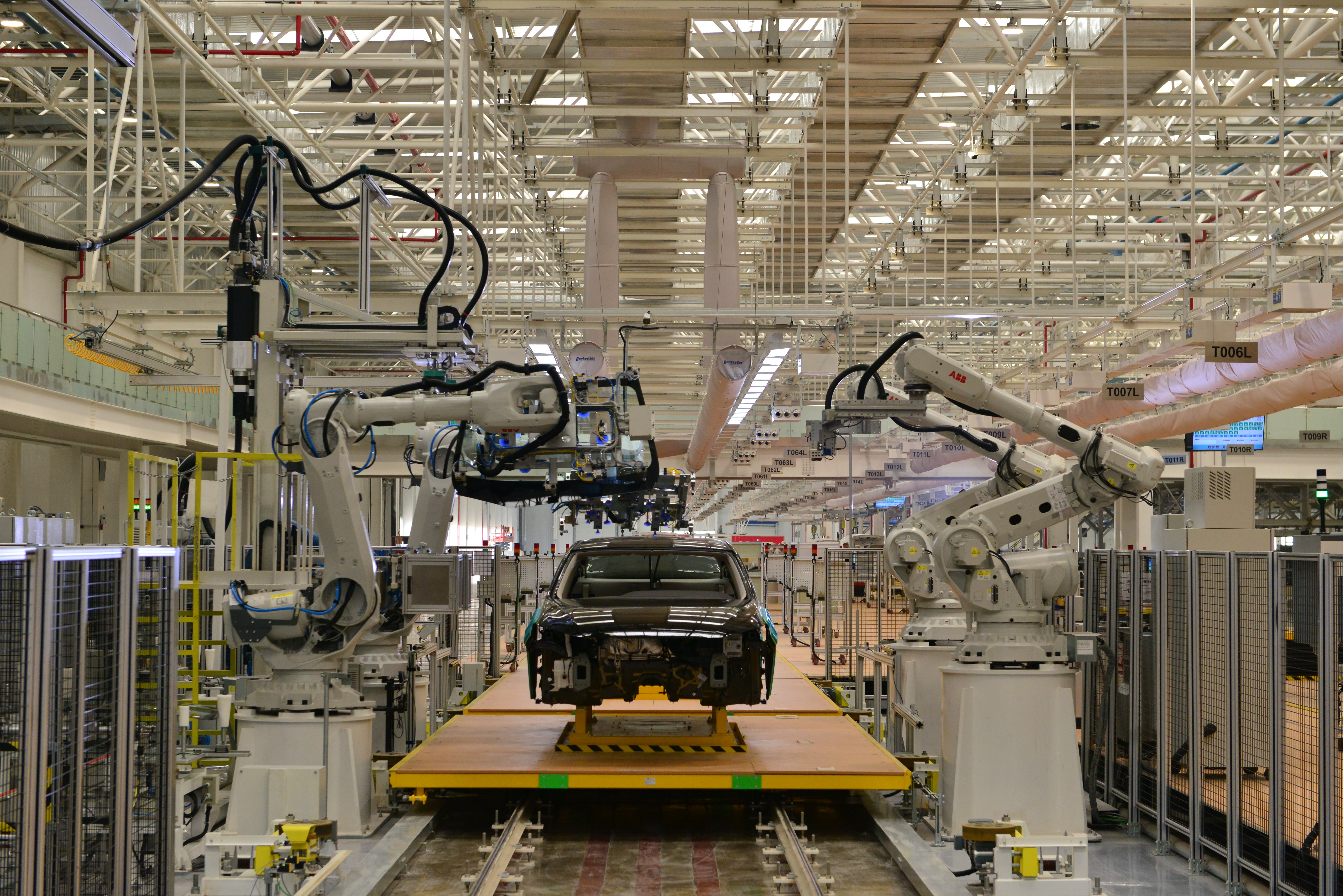 52秒下線一臺汽車、1分鐘生產線切換 廣汽傳祺打造自我感知工廠