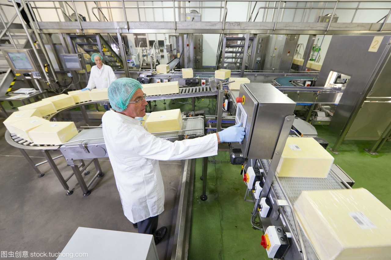 自動(dòng)化浪潮中的堅(jiān)守 從奶酪加工到壓鑄制品的生產(chǎn)線工人